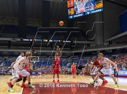 Thumbnail 1 in East Chambers vs. Brownfield (UIL 3A Final) photogallery.