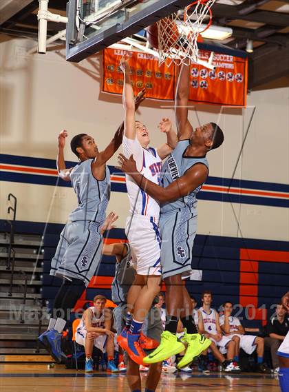 Thumbnail 1 in St. Genevieve vs. Westlake (Chaminade Christmas Classic) photogallery.