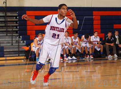 Thumbnail 1 in St. Genevieve vs. Westlake (Chaminade Christmas Classic) photogallery.