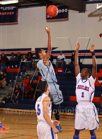 Thumbnail 3 in St. Genevieve vs. Westlake (Chaminade Christmas Classic) photogallery.