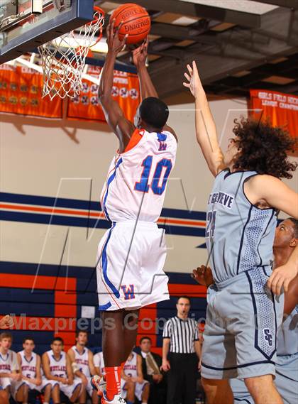 Thumbnail 3 in St. Genevieve vs. Westlake (Chaminade Christmas Classic) photogallery.