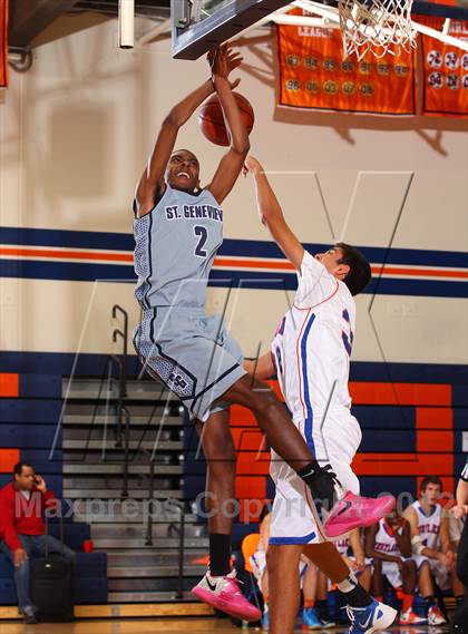 Thumbnail 2 in St. Genevieve vs. Westlake (Chaminade Christmas Classic) photogallery.