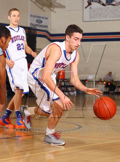 Thumbnail 3 in St. Genevieve vs. Westlake (Chaminade Christmas Classic) photogallery.