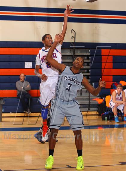 Thumbnail 2 in St. Genevieve vs. Westlake (Chaminade Christmas Classic) photogallery.