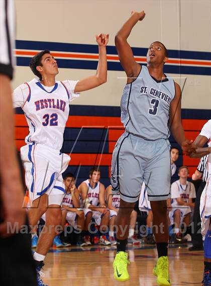 Thumbnail 3 in St. Genevieve vs. Westlake (Chaminade Christmas Classic) photogallery.