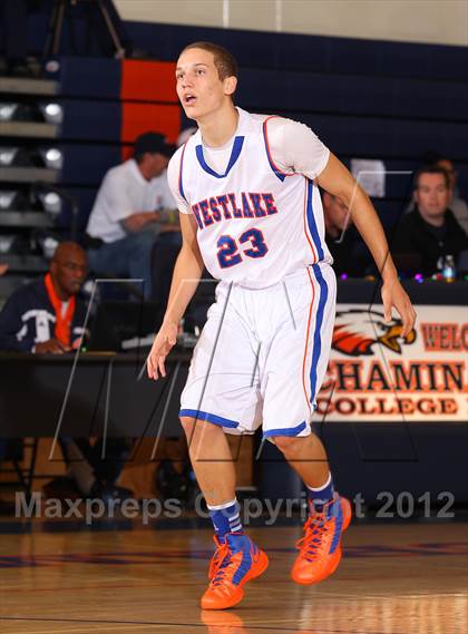 Thumbnail 1 in St. Genevieve vs. Westlake (Chaminade Christmas Classic) photogallery.