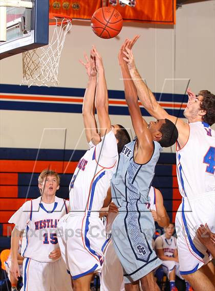 Thumbnail 1 in St. Genevieve vs. Westlake (Chaminade Christmas Classic) photogallery.