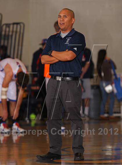 Thumbnail 2 in St. Genevieve vs. Westlake (Chaminade Christmas Classic) photogallery.
