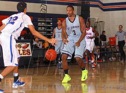 Thumbnail 3 in St. Genevieve vs. Westlake (Chaminade Christmas Classic) photogallery.