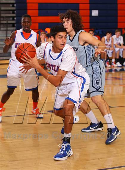 Thumbnail 3 in St. Genevieve vs. Westlake (Chaminade Christmas Classic) photogallery.