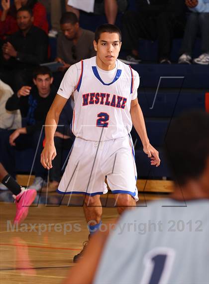 Thumbnail 3 in St. Genevieve vs. Westlake (Chaminade Christmas Classic) photogallery.