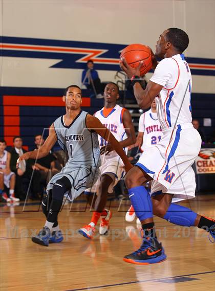 Thumbnail 2 in St. Genevieve vs. Westlake (Chaminade Christmas Classic) photogallery.
