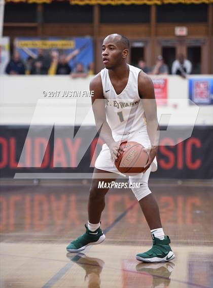 Thumbnail 1 in Fairfax vs. St. Edward (Torrey Pines Holiday Classic) photogallery.
