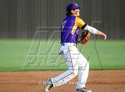 Thumbnail 2 in Richardson vs. Rockwall (UIL Class 6A Area Playoff) photogallery.