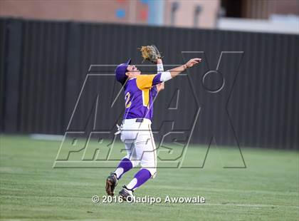 Thumbnail 2 in Richardson vs. Rockwall (UIL Class 6A Area Playoff) photogallery.
