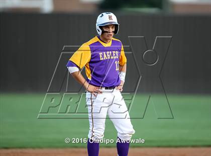 Thumbnail 3 in Richardson vs. Rockwall (UIL Class 6A Area Playoff) photogallery.