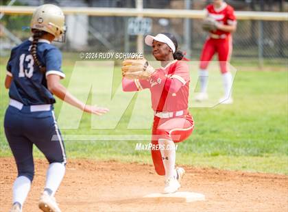 Thumbnail 3 in Cathedral Catholic vs. Mater Dei Catholic (Holy Bowl Classic) photogallery.
