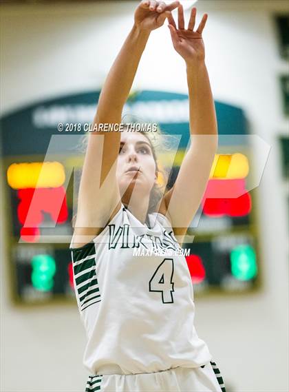 Thumbnail 1 in Potomac Falls @ Loudoun Valley photogallery.