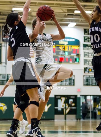 Thumbnail 3 in Potomac Falls @ Loudoun Valley photogallery.