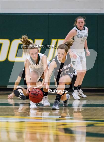 Thumbnail 2 in Potomac Falls @ Loudoun Valley photogallery.