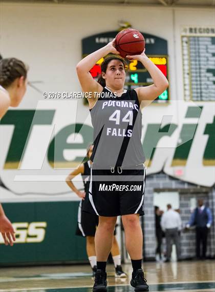 Thumbnail 2 in Potomac Falls @ Loudoun Valley photogallery.