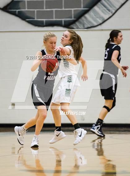 Thumbnail 3 in Potomac Falls @ Loudoun Valley photogallery.