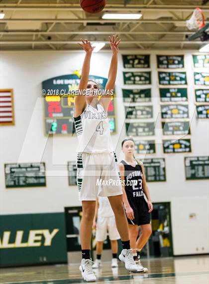 Thumbnail 3 in Potomac Falls @ Loudoun Valley photogallery.