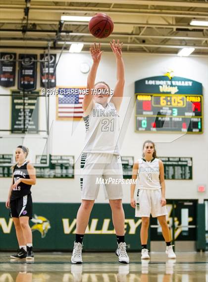 Thumbnail 3 in Potomac Falls @ Loudoun Valley photogallery.