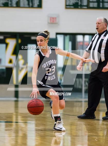 Thumbnail 2 in Potomac Falls @ Loudoun Valley photogallery.