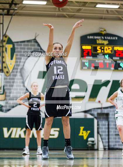 Thumbnail 1 in Potomac Falls @ Loudoun Valley photogallery.