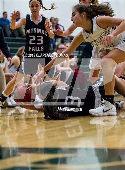 Thumbnail 2 in Potomac Falls @ Loudoun Valley photogallery.