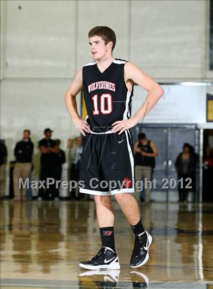 Thumbnail 3 in Harvard-Westlake vs. Loyola photogallery.