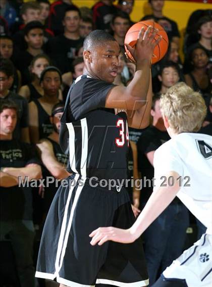 Thumbnail 1 in Harvard-Westlake vs. Loyola photogallery.