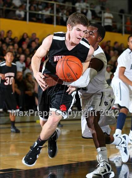 Thumbnail 2 in Harvard-Westlake vs. Loyola photogallery.