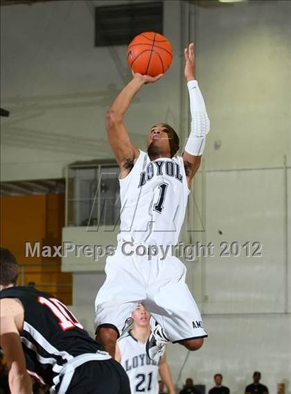 Thumbnail 1 in Harvard-Westlake vs. Loyola photogallery.