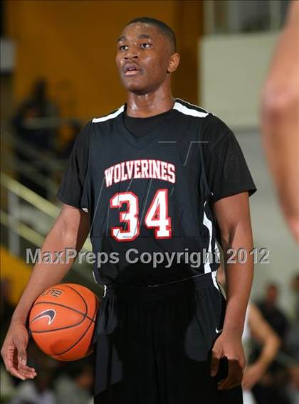 Thumbnail 3 in Harvard-Westlake vs. Loyola photogallery.