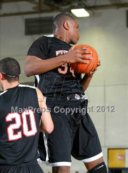 Thumbnail 1 in Harvard-Westlake vs. Loyola photogallery.