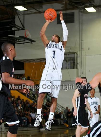 Thumbnail 3 in Harvard-Westlake vs. Loyola photogallery.