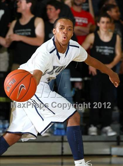 Thumbnail 2 in Harvard-Westlake vs. Loyola photogallery.