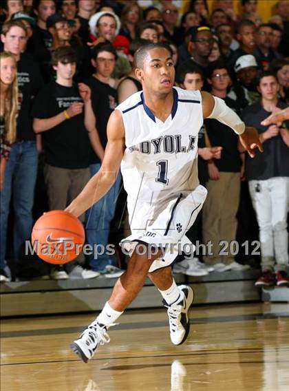 Thumbnail 2 in Harvard-Westlake vs. Loyola photogallery.