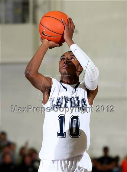 Thumbnail 2 in Harvard-Westlake vs. Loyola photogallery.