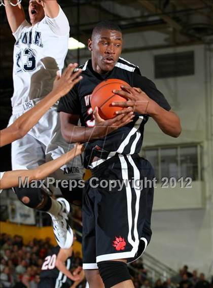 Thumbnail 1 in Harvard-Westlake vs. Loyola photogallery.