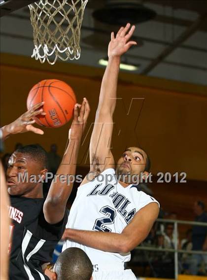 Thumbnail 1 in Harvard-Westlake vs. Loyola photogallery.