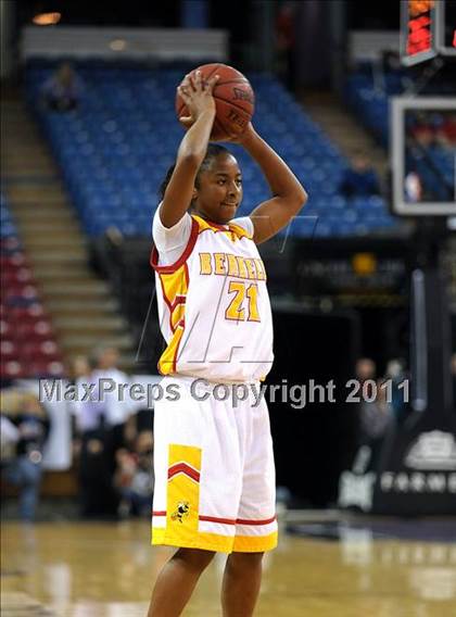 Thumbnail 2 in Mater Dei vs. Berkeley (CIF State D1 Final) photogallery.