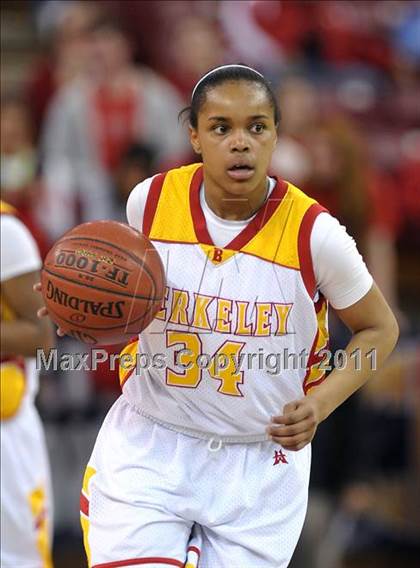 Thumbnail 1 in Mater Dei vs. Berkeley (CIF State D1 Final) photogallery.