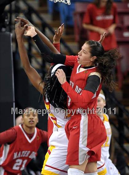 Thumbnail 1 in Mater Dei vs. Berkeley (CIF State D1 Final) photogallery.
