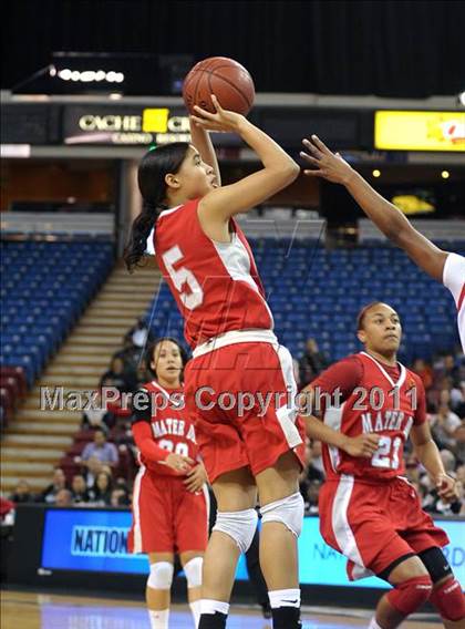 Thumbnail 2 in Mater Dei vs. Berkeley (CIF State D1 Final) photogallery.