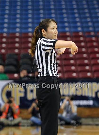 Thumbnail 3 in Mater Dei vs. Berkeley (CIF State D1 Final) photogallery.