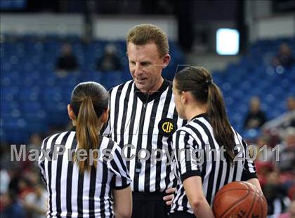 Thumbnail 2 in Mater Dei vs. Berkeley (CIF State D1 Final) photogallery.