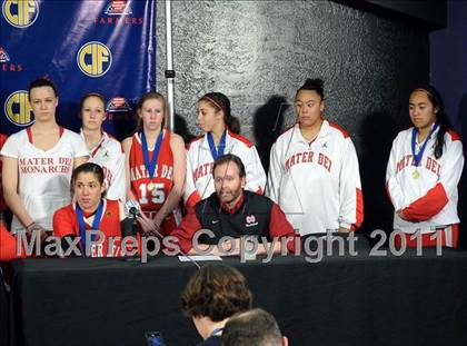 Thumbnail 1 in Mater Dei vs. Berkeley (CIF State D1 Final) photogallery.
